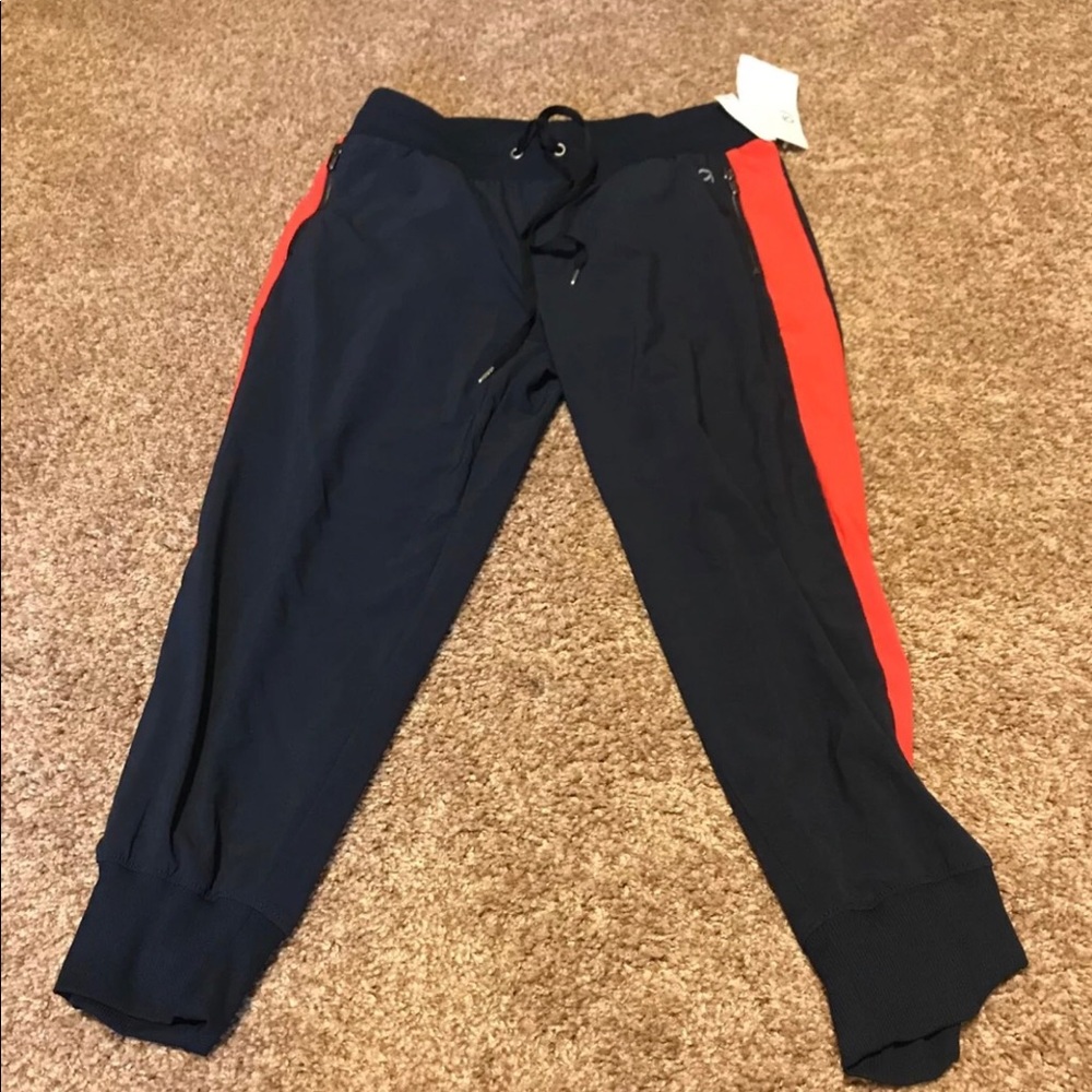 NWT ladies Gapfit Lightweight  stripe Joggers S